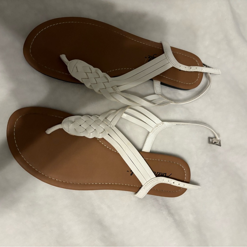 American Eagle sandals